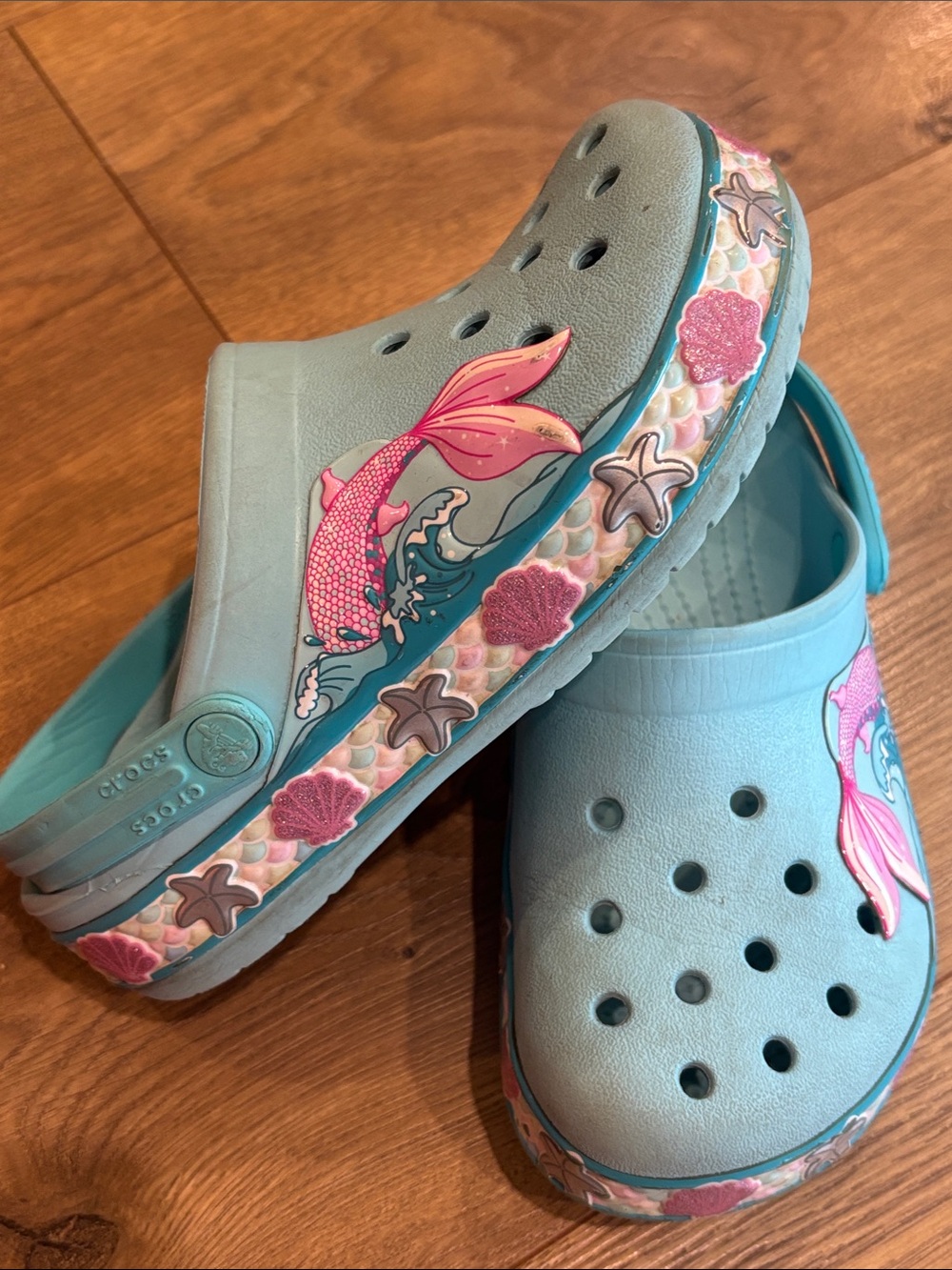 🩵 Crocs Kids Clogs – Youth Size 12, Mermaid and under the sea theme 🧜‍♀️
